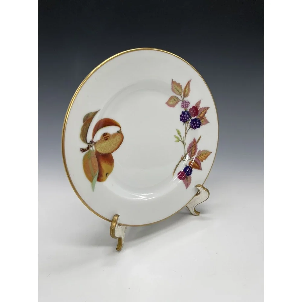 Royal Worcester Evesham Gold‎ Rim 6.5